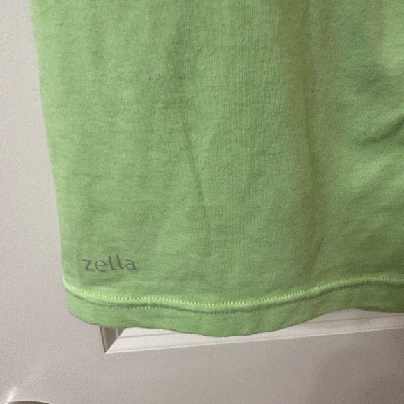 Zella Light Green Ruched V-Neck Tee - Picture 5 of 5